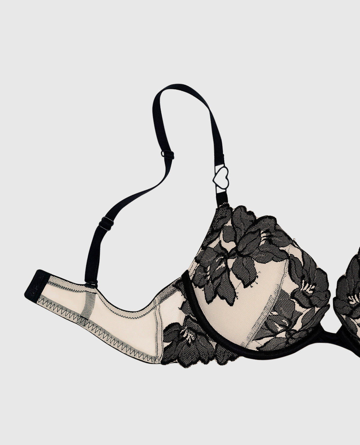 Soutien-gorge pigeonnant avec incrustation de dentelle