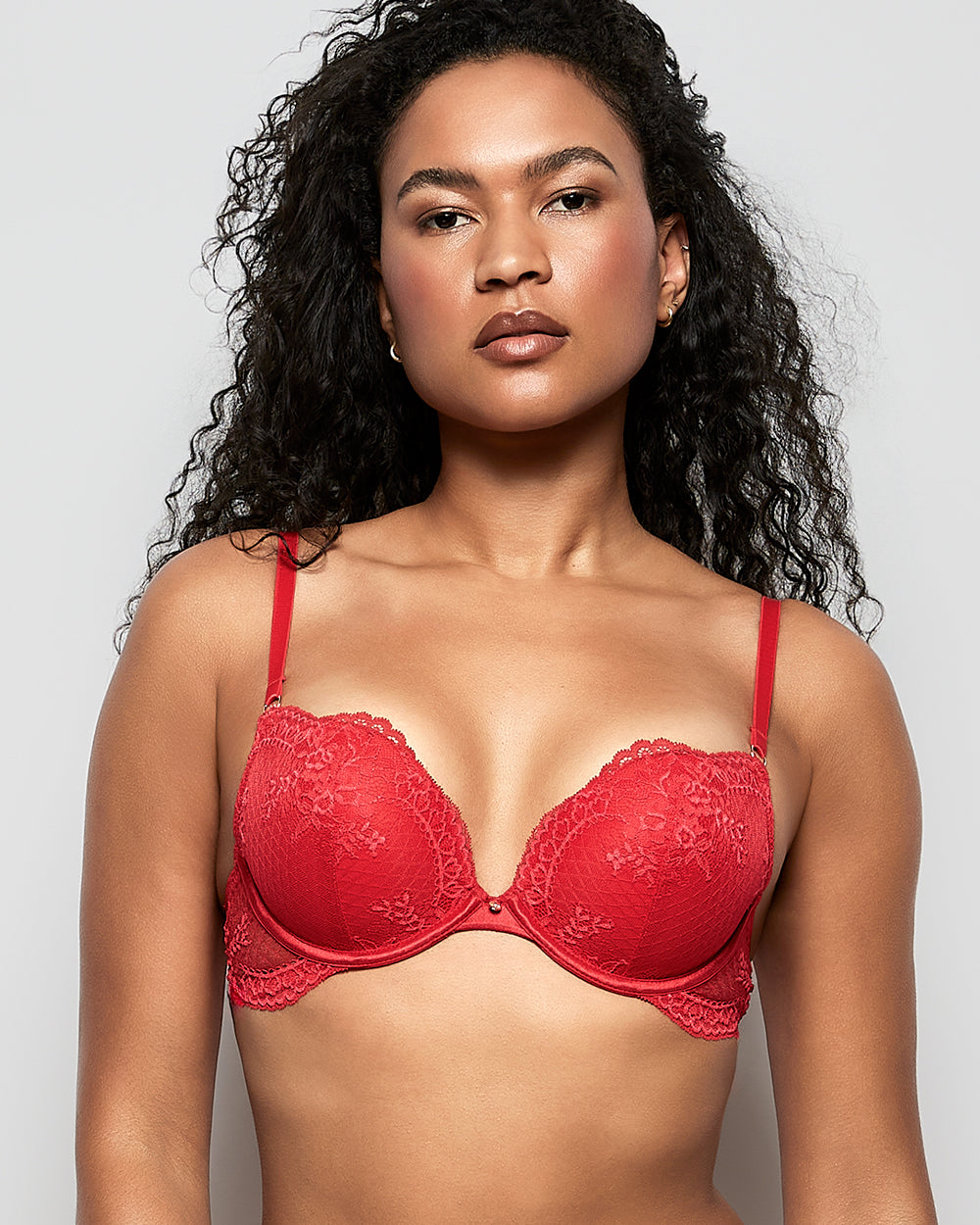 Soutien-gorge pigeonnant tout en dentelle rouge cosmo